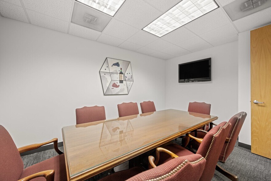 More Photos Of 300-334 Washington St, Newton Office For Lease