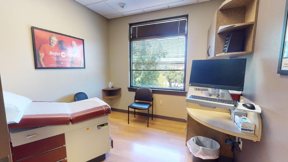 More Photos Of 16040 Park Valley Dr, Round Rock Medical For Lease
