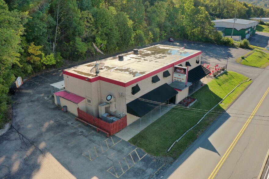 More Photos Of 2749 Noblestown Rd, Pittsburgh Restaurant For Lease