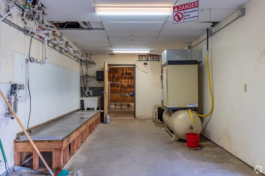 More Photos Of 72399 US Highway 40, Tabernash Showroom For Sale