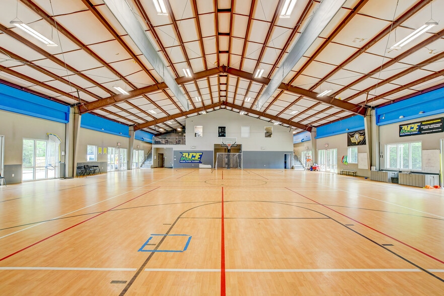 More Photos Of 3400 Turgot Ln, Mount Pleasant Health Club For Lease