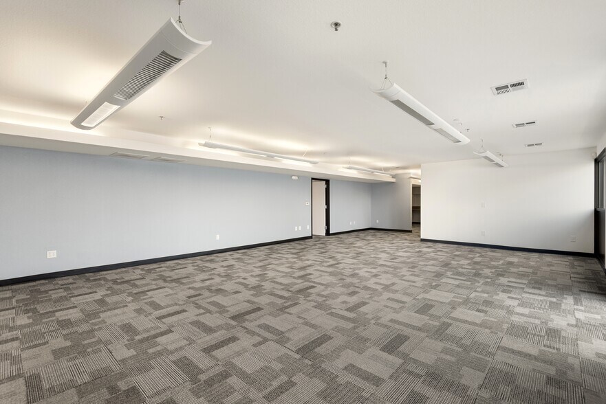 More Photos Of 914-918 Industrial Ave, Palo Alto Warehouse For Lease