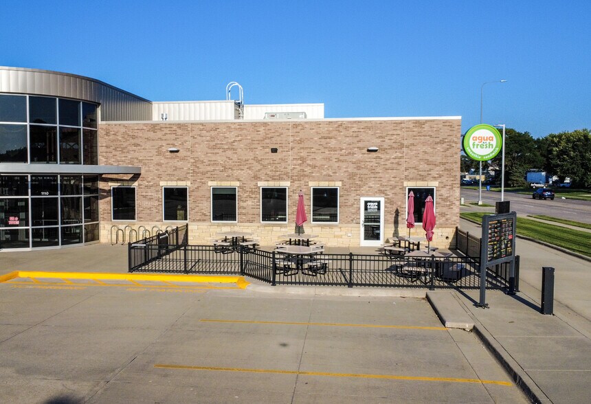 More Photos Of 1110 E Cherry St, Vermillion General Retail For Lease