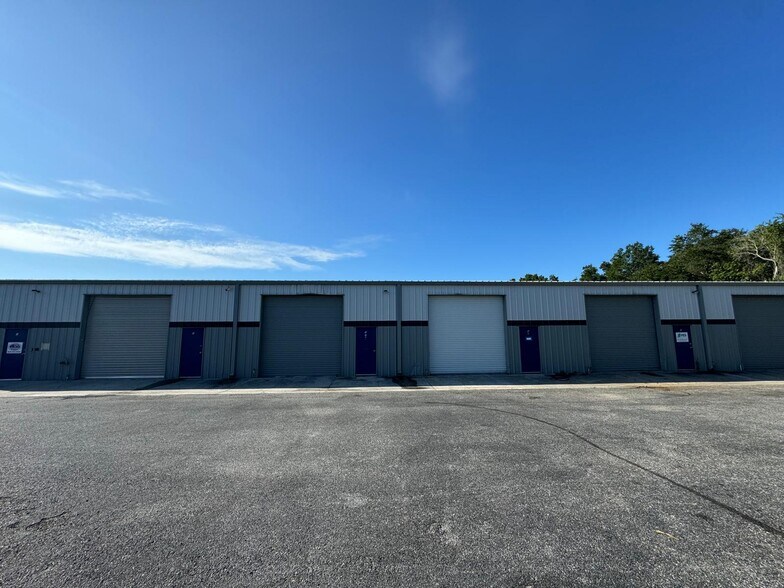 More Photos Of 8420 Epicenter Blvd, Lakeland Unknown For Lease