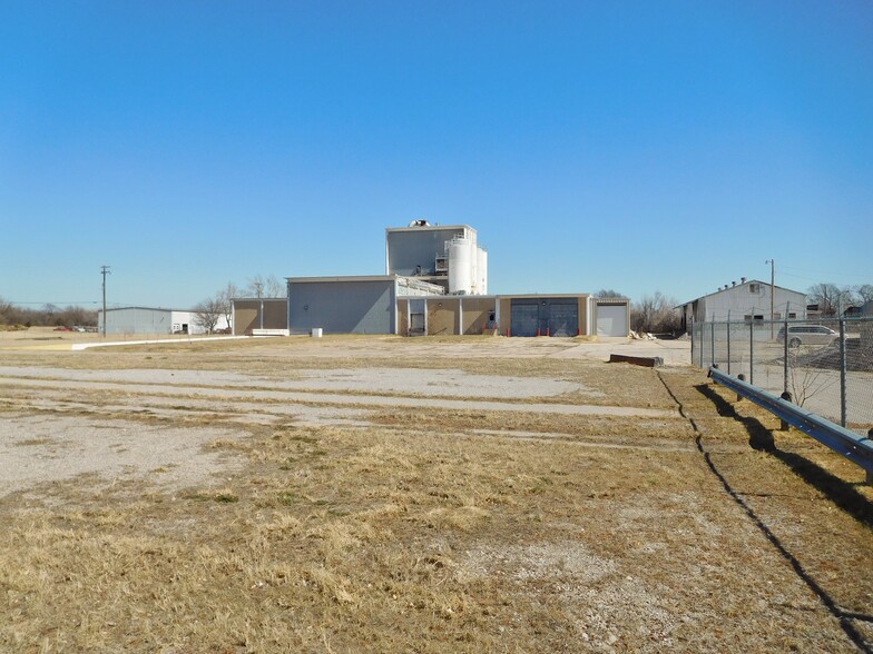 Primary Photo Of 1702 N Sooner Rd, Oklahoma City Refrigeration Cold Storage For Sale