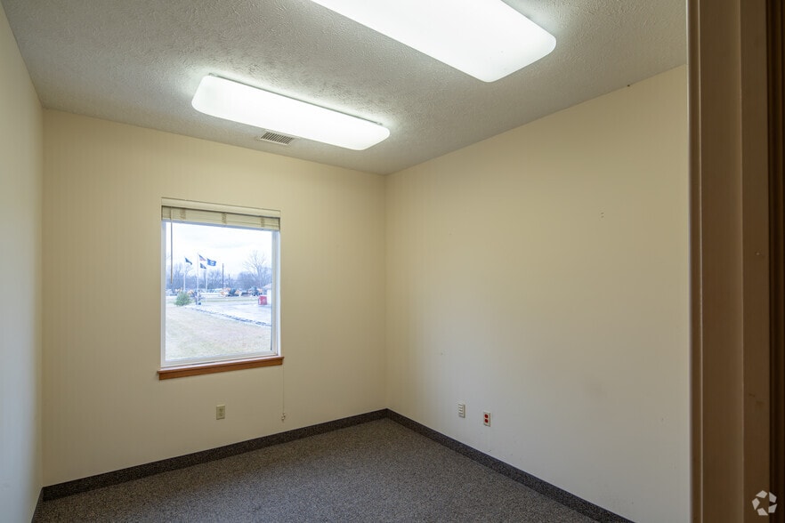 More Photos Of 4205 Charlar Dr, Holt Loft Creative Space For Sale