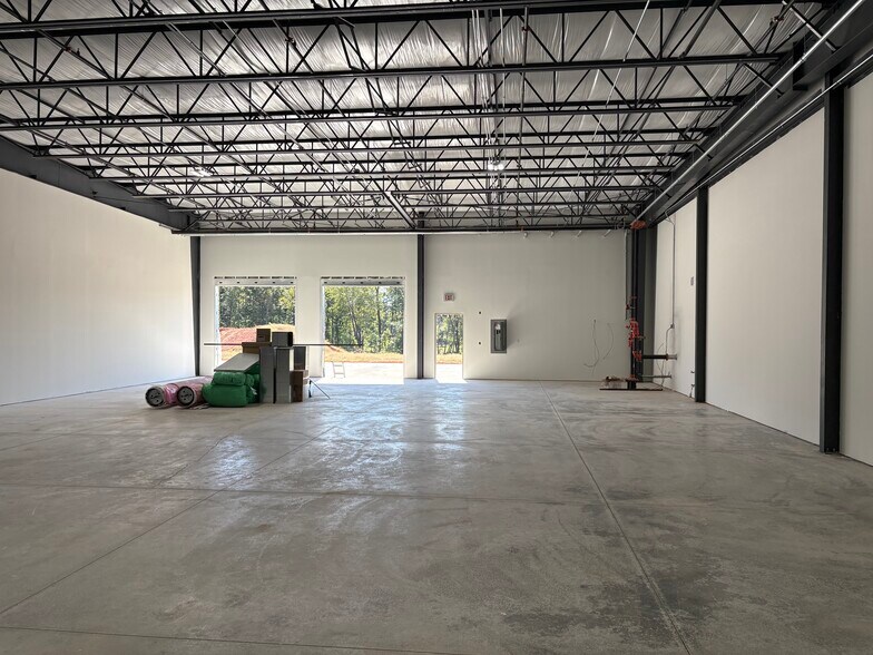 More Photos Of 8229 Tyner Rd, Colfax Light Distribution For Lease