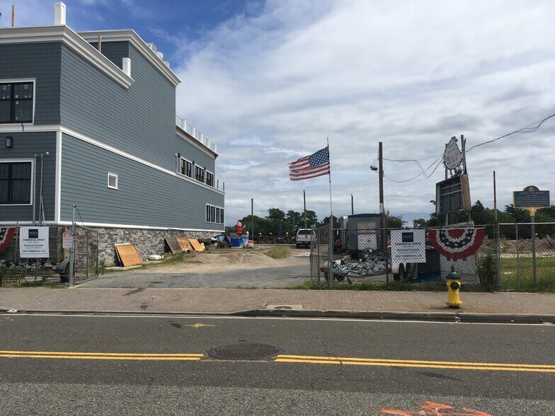 More Photos Of 405 Woodcleft Ave, Freeport Land For Sale