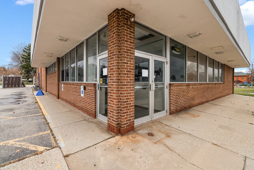 More Photos Of 43 S Maple St, Grant Freestanding For Sale