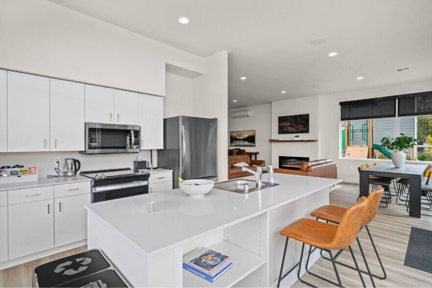 More Photos Of 200 E McCorquedale Rd, Burlington Apartments For Sale