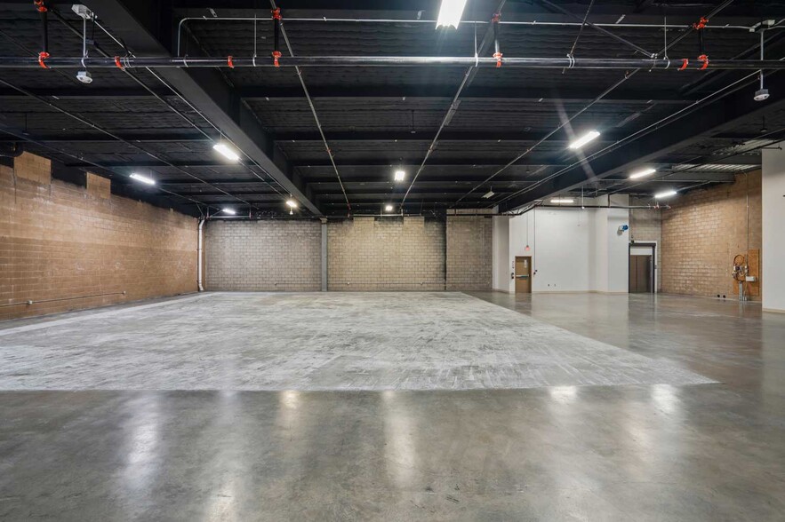 More Photos Of 1034 Seward St, Los Angeles Office For Sale