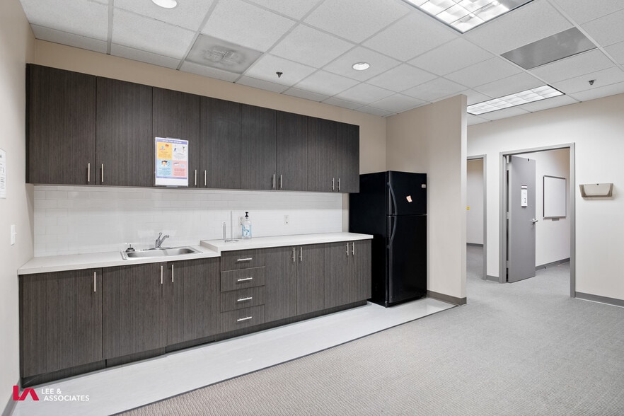 More Photos Of 2200 Lake Blvd NE, Atlanta Office For Sale