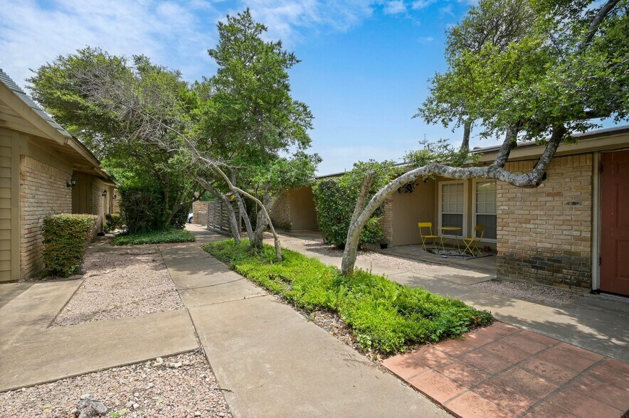 More Photos Of 3416 Willowrun Dr, Austin Apartments For Sale