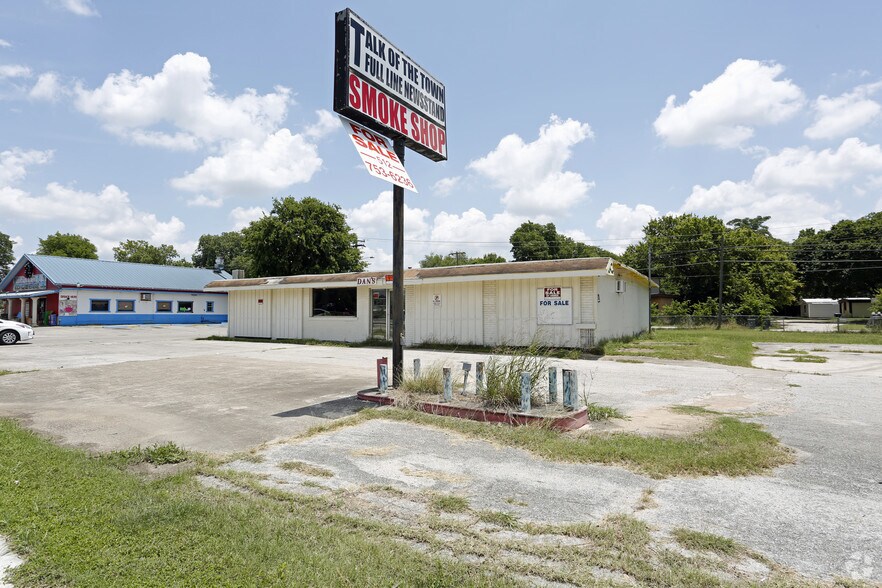 More Photos Of 321 Linda Dr, San Marcos Freestanding For Sale