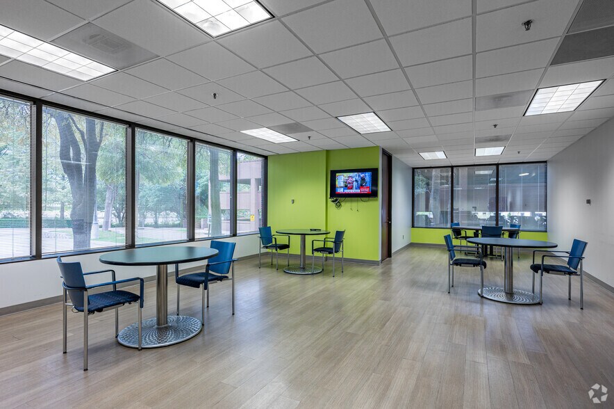 More Photos Of 2400 Lakeside Blvd, Richardson Office For Lease