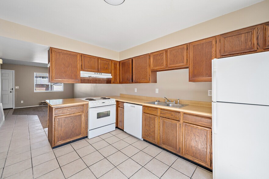 More Photos Of 81 Castle Royal Dr, Pueblo Multifamily For Sale