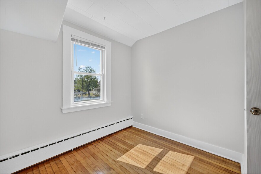 More Photos Of 18 Perry Ave, Nashua Apartments For Sale