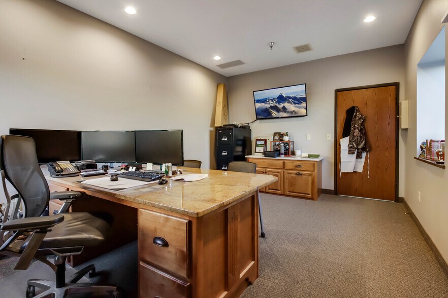 More Photos Of 653 Tower Dr, Cadott Manufacturing For Sale