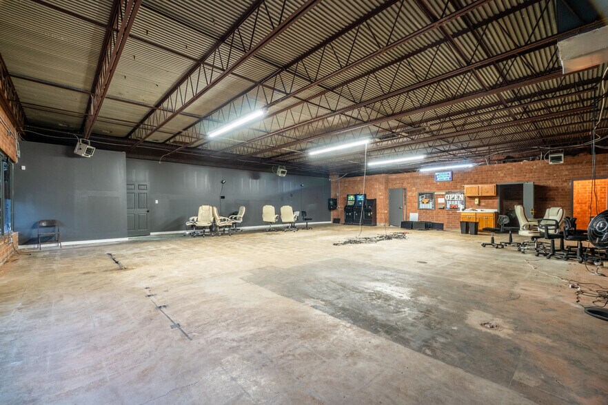 More Photos Of 611 Huffine Mill Rd, Greensboro Freestanding For Sale