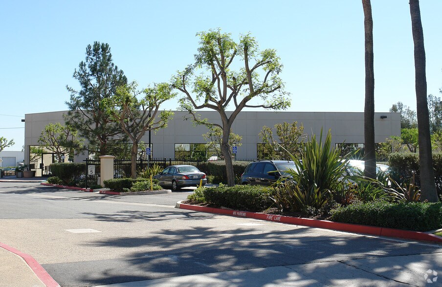 More Photos Of 17572 Armstrong Ave, Irvine Manufacturing For Lease