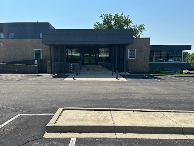 More Photos Of 6450 Sand Lake Rd, Dayton Office For Sale