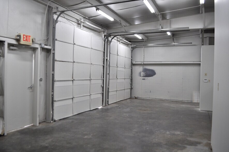 More Photos Of 2333 W Emory Rd, Powell Industrial For Sale