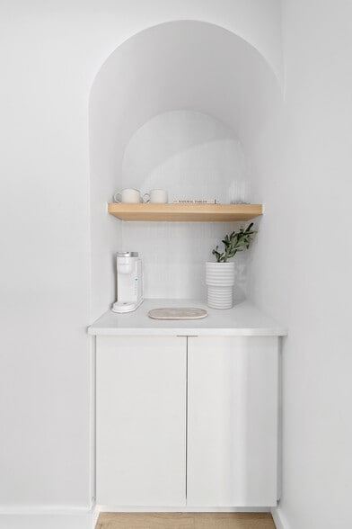 More Photos Of 525 N Federal Hwy, Lake Worth Beach Hotel For Sale