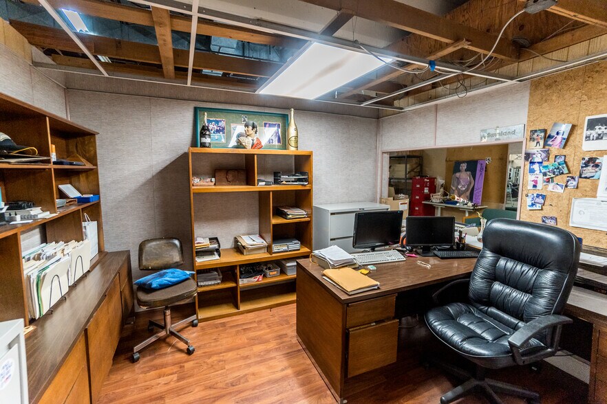 More Photos Of 3149 W Hallandale Beach Blvd, Hallandale Warehouse For Lease