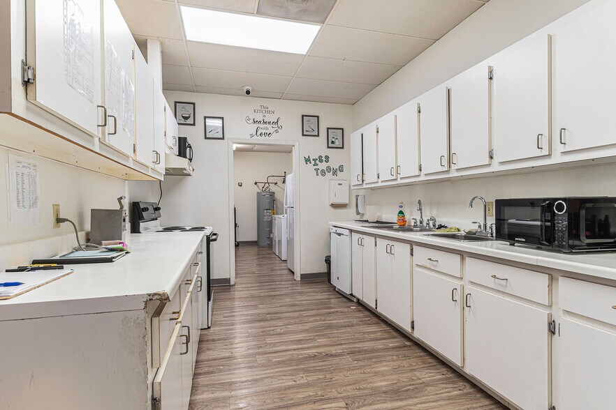 More Photos Of 18490 Kuykendahl Rd, Spring Freestanding For Sale