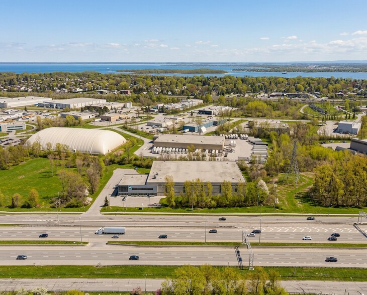 More Photos Of 20700 Rte Transcanadienne, Montréal Warehouse For Sale