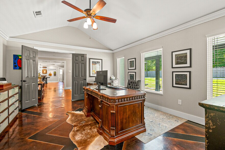 More Photos Of 5110 Treaschwig Rd, Spring Specialty For Sale