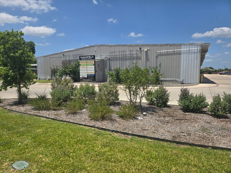 More Photos Of 10665 Shaenfield Rd, San Antonio Light Distribution For Lease