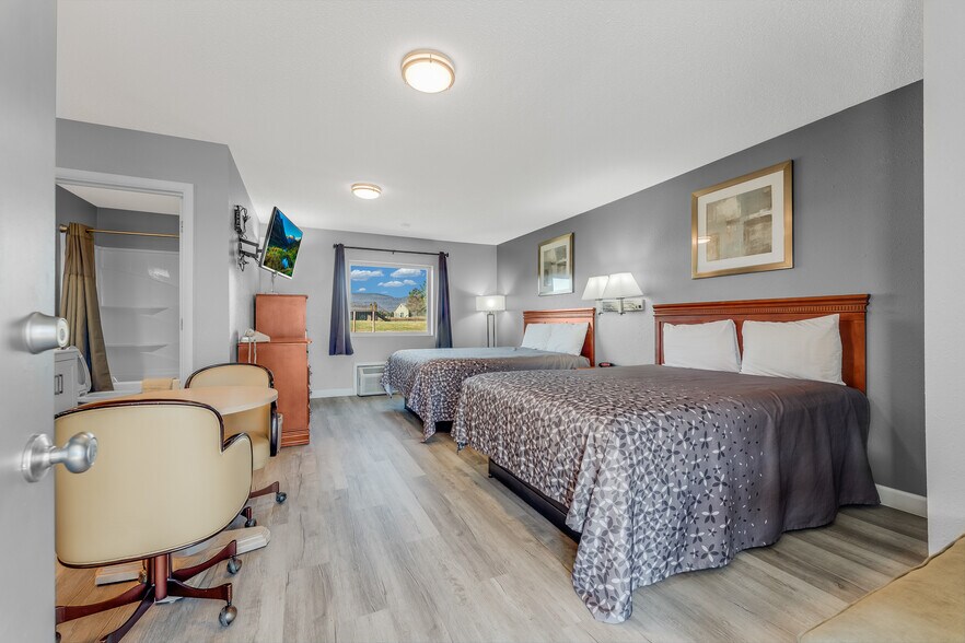 More Photos Of 21507 Seneca Trl, Marlinton Hotel For Sale