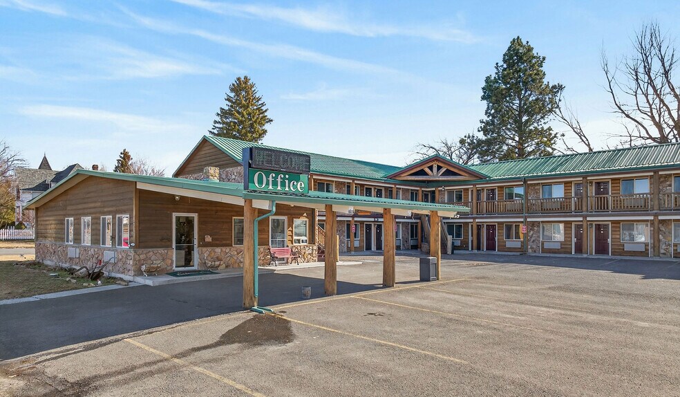 More Photos Of 102 E Greenwood St, Enterprise Hotel For Sale