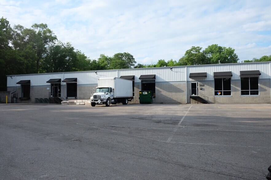 More Photos Of 201 Whitsett Rd, Nashville Warehouse For Lease