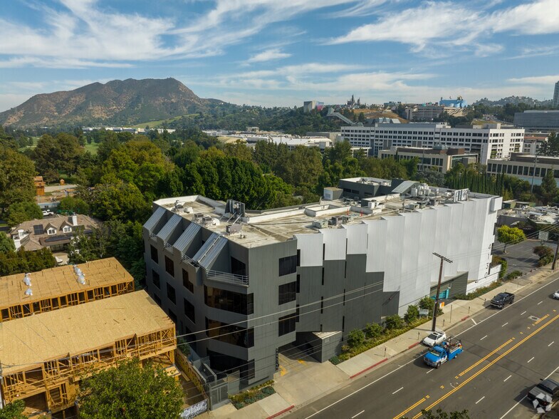 More Photos Of 4130 Cahuenga Blvd, Toluca Lake Office For Sale