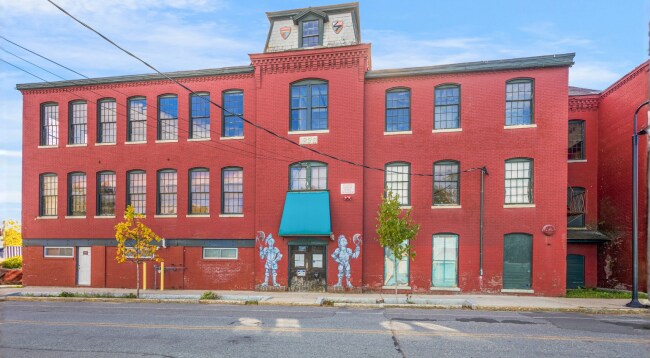 More Photos Of 1146 Main St, Fitchburg Self Storage For Sale