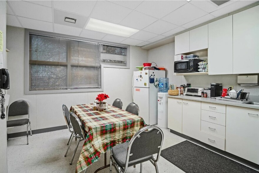 More Photos Of 11855 Hg Trueman Rd, Lusby Health Club For Lease