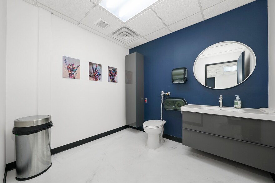 More Photos Of 9050 W 81st St, Justice Medical For Lease