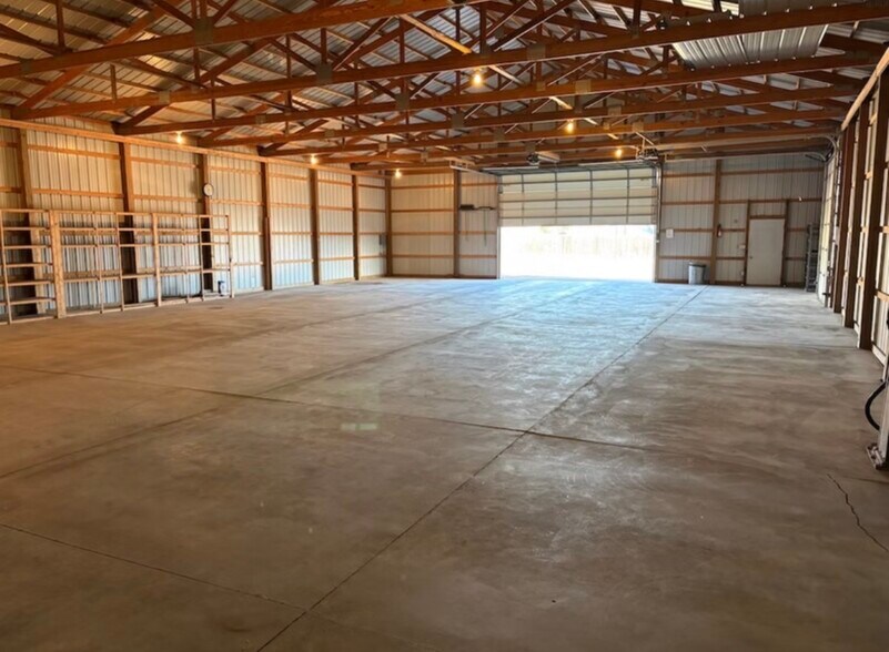 More Photos Of 1305 1st st, Ogallala Flex For Lease
