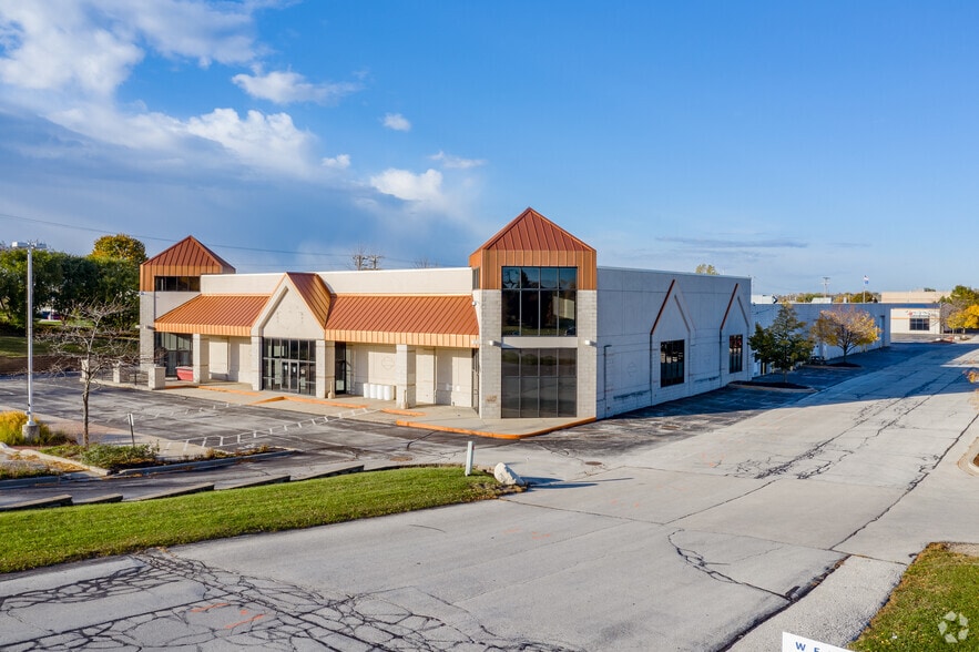 Primary Photo Of 1925 S Moorland Rd, New Berlin Showroom For Sale