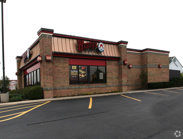 Primary Photo Of 1275 Lakeview Dr, Romeoville Fast Food For Sale