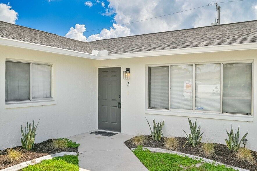 More Photos Of 937 SE 23rd Pl, Cape Coral Apartments For Sale