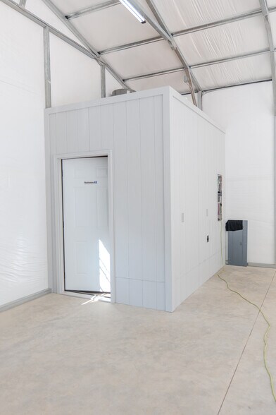 More Photos Of 131 Extended Ln, Anderson Light Distribution For Lease