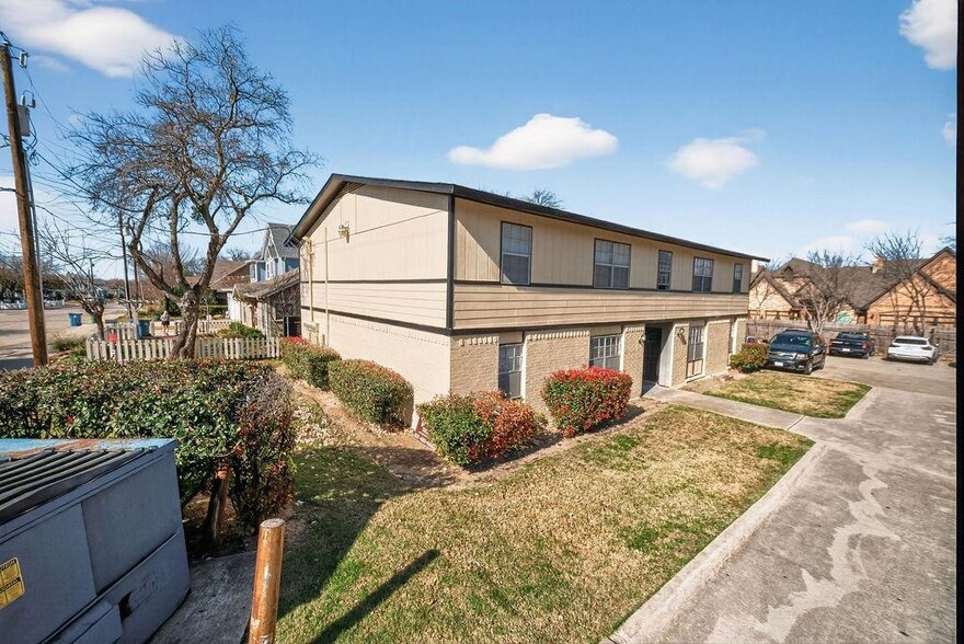More Photos Of 717 E Texas St, Grapevine Apartments For Sale