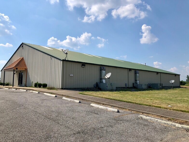 More Photos Of 4617 Sutherland Rd, Owensboro Light Distribution For Lease