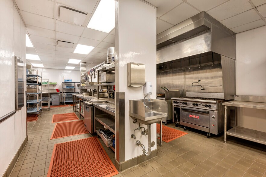 More Photos Of 333 N Central Ave, Phoenix Office For Lease