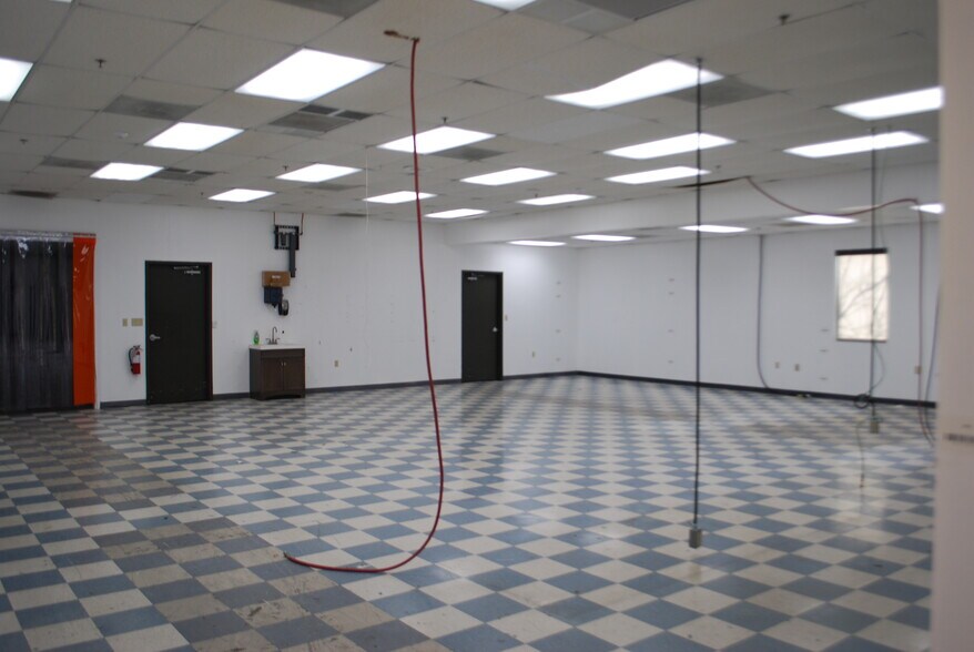 More Photos Of 5900 Weisbrook Ln, Knoxville Warehouse For Lease