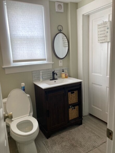 More Photos Of 417 Main St, Laurel Office For Lease