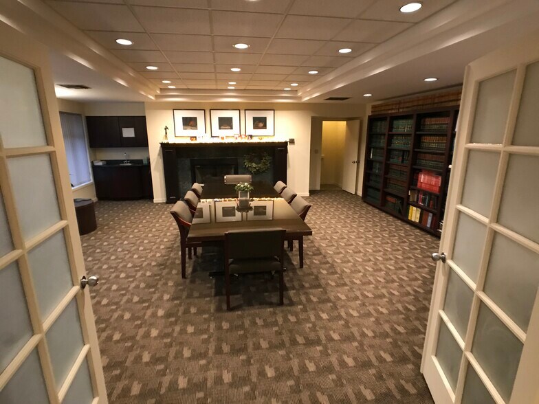 More Photos Of 521 SW Clay St, Portland Coworking Space